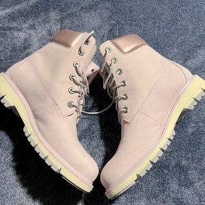 NWOT brand new Pink timberlands - got as a birthday present but they are too big